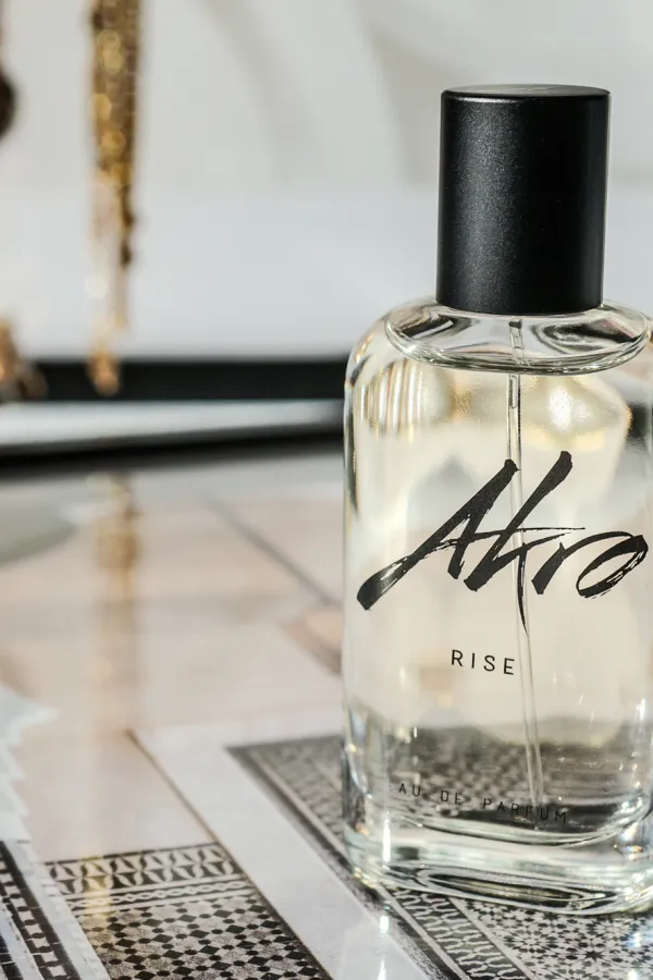 AKRO RISE: THE PERFECT FRUITY PICK-ME-UP FRAGRANCE